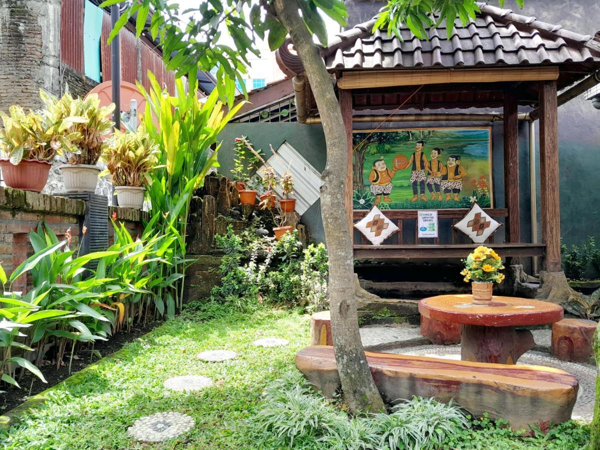 Ngampilan Backpacker Hostel Yogyakarta Eksteriør billede